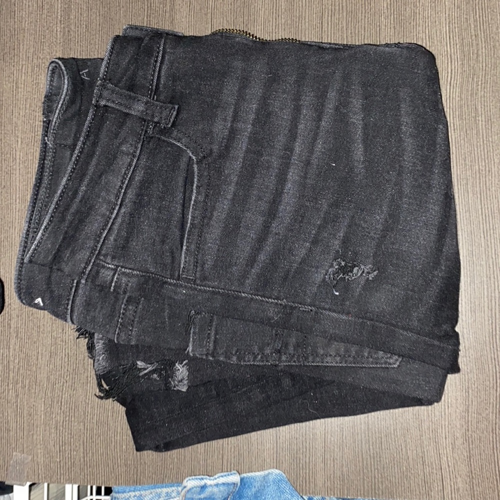AMERICAN EAGLE JEANS DISTRESSED